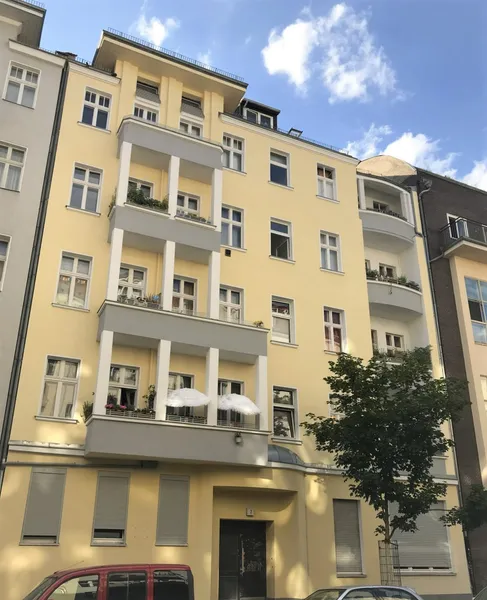 Charakter trifft Moderne – charmante Altbauwohnung mit Balkon! — photo 1